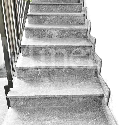 Marche habillage d' escalier en Gneiss ALPINA WHITE