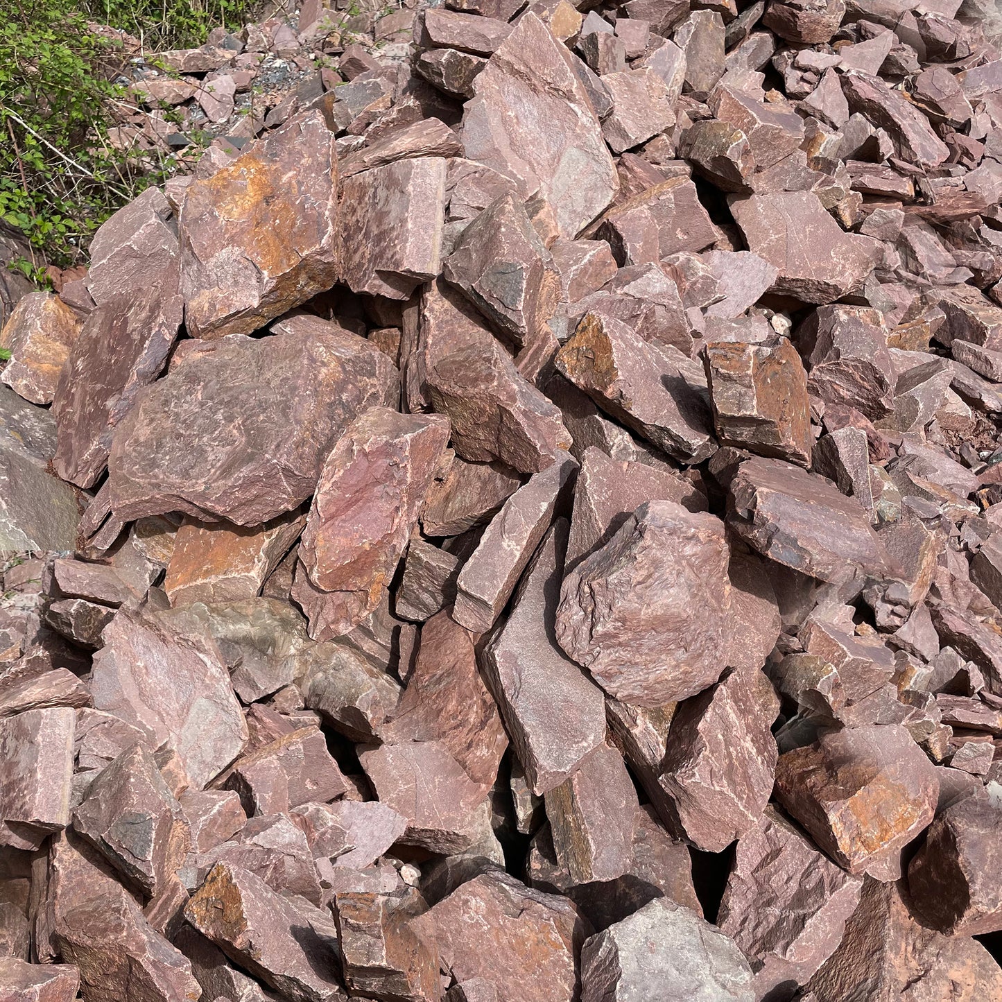 ROTE QUARZIT-Felsen