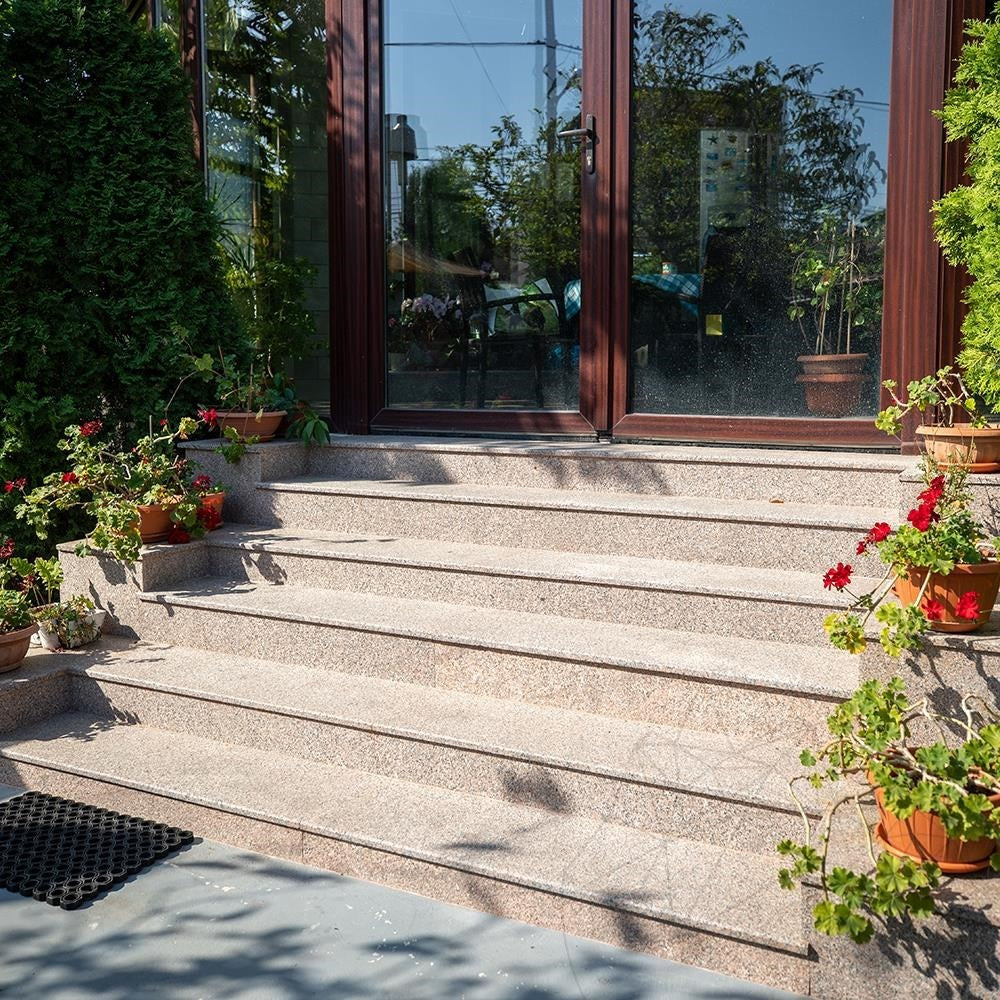 Marche habillage d'escalier en Granite ROSA DORA