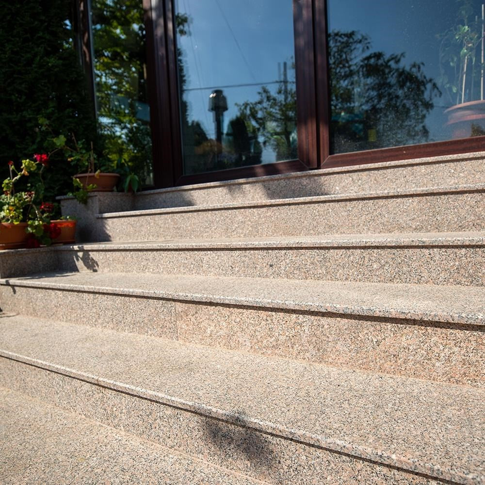 Marche habillage d'escalier en Granite ROSA DORA