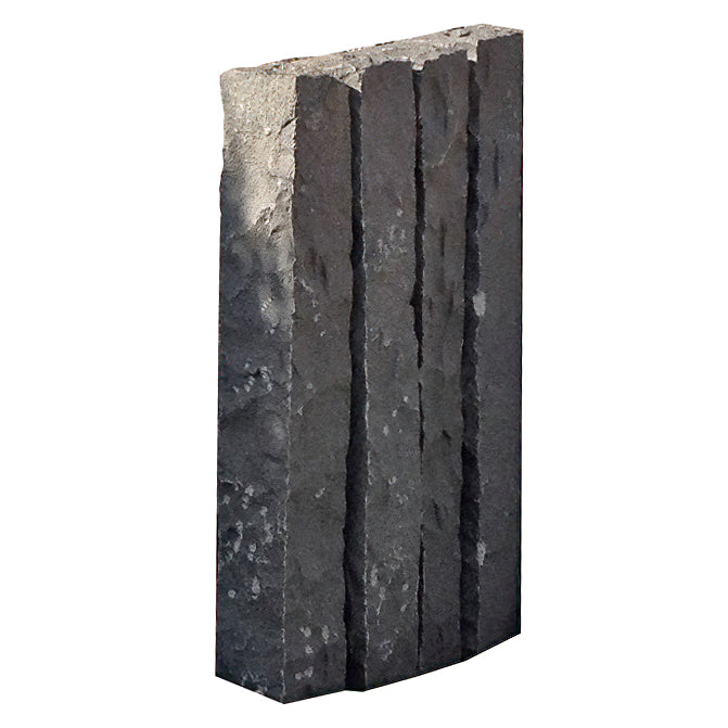 Palisade aus explodiertem SUPER BLACK BASALT