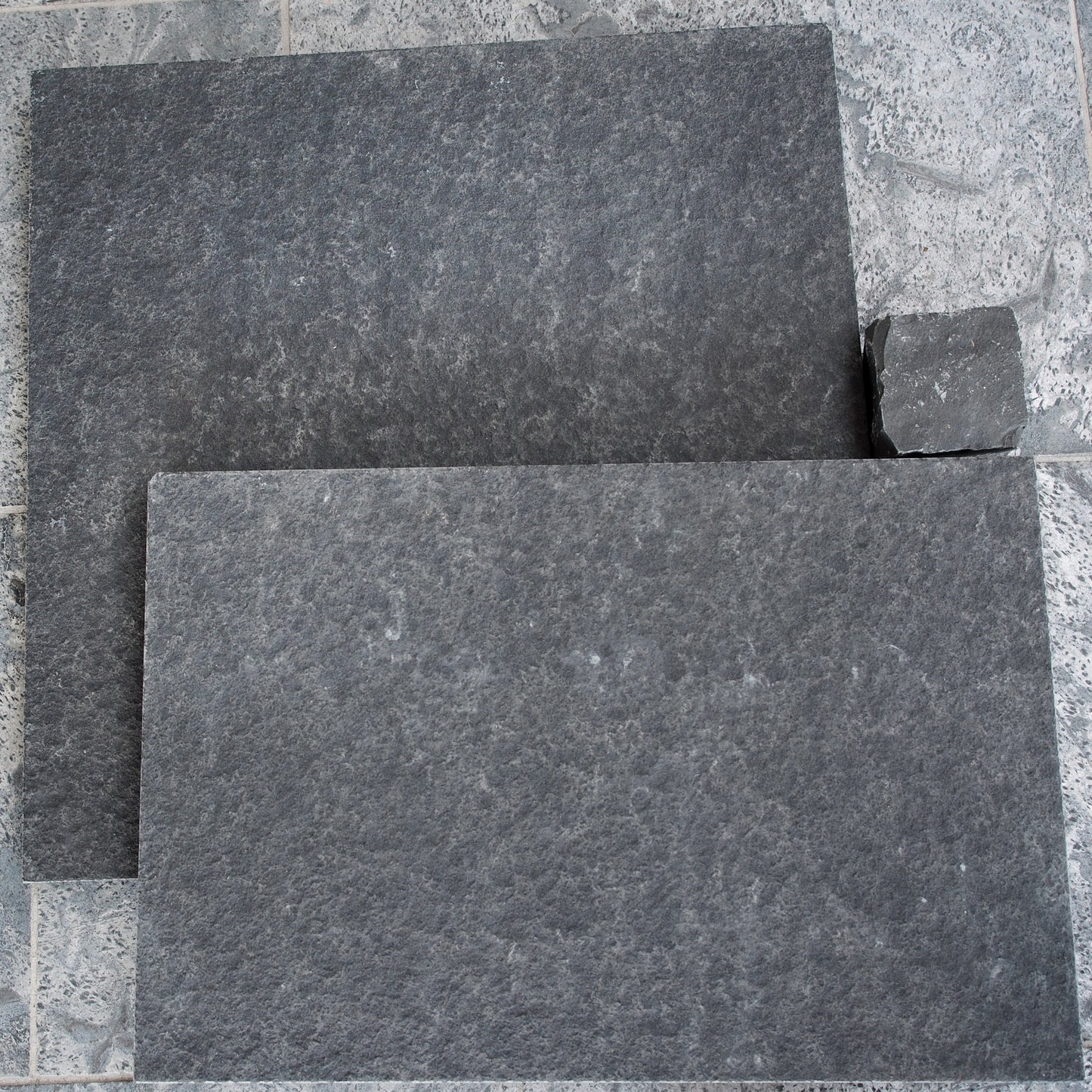 Dallage en BASALT SUPER BLACK